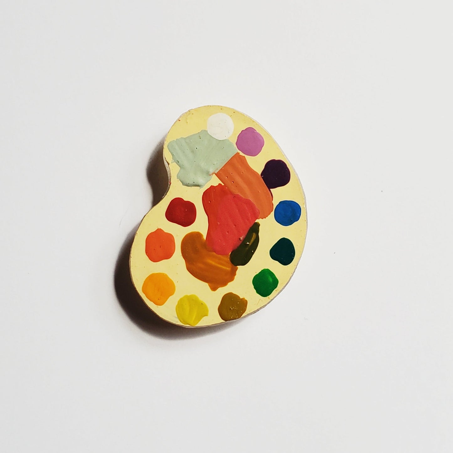 Colorful paint palette magnet
